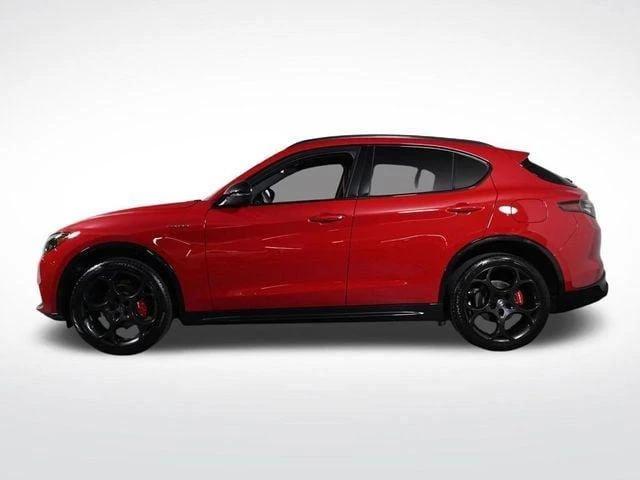 2025 Alfa Romeo Stelvio - Image 2 of 20