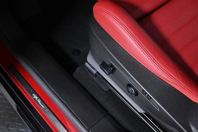 2025 Alfa Romeo Stelvio - Image 20 of 20