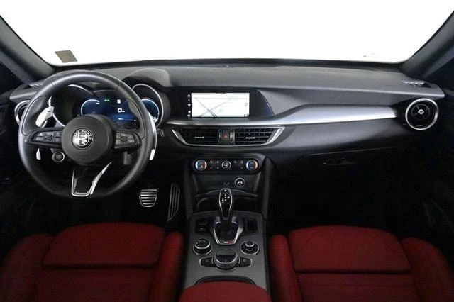 2025 Alfa Romeo Stelvio - Image 9 of 20
