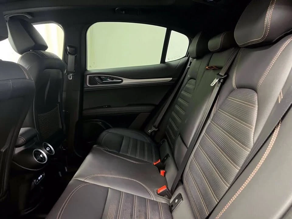 2025 Alfa Romeo Stelvio - Image 8 of 20