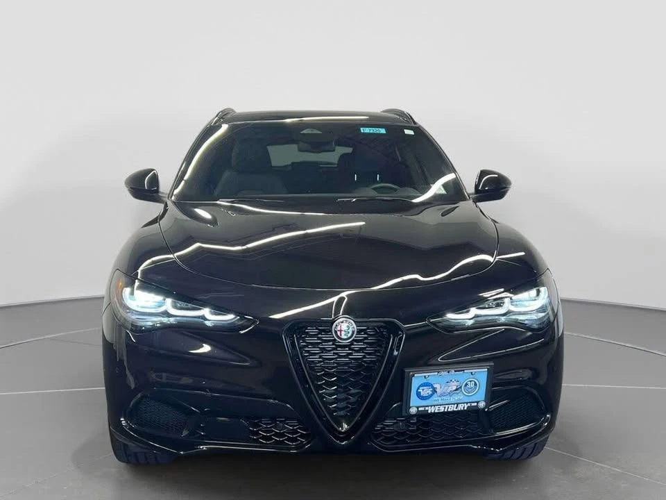 2025 Alfa Romeo Stelvio - Image 2 of 20