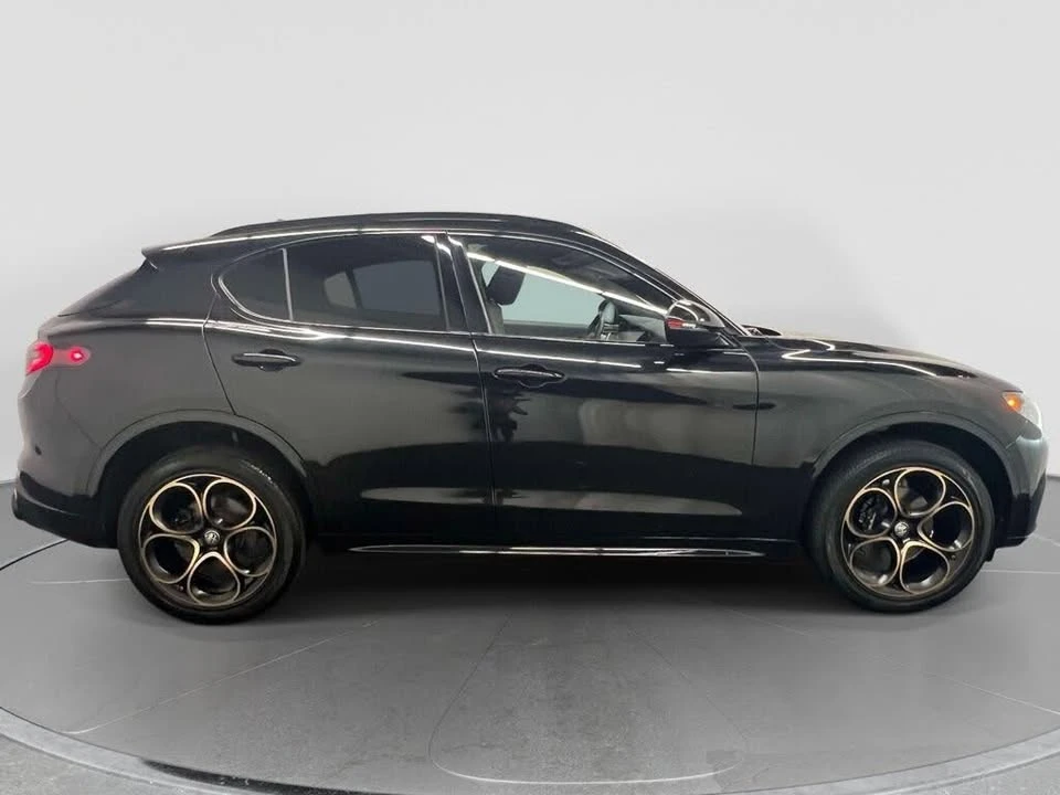 2025 Alfa Romeo Stelvio - Image 4 of 20