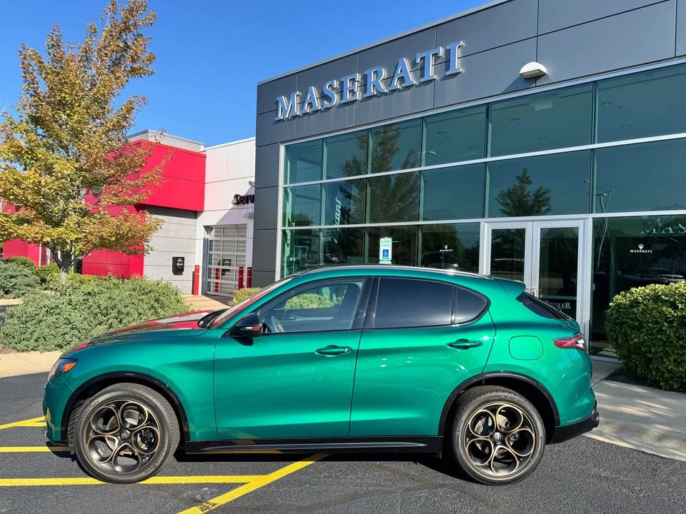 2025 Alfa Romeo Stelvio - Image 2 of 13