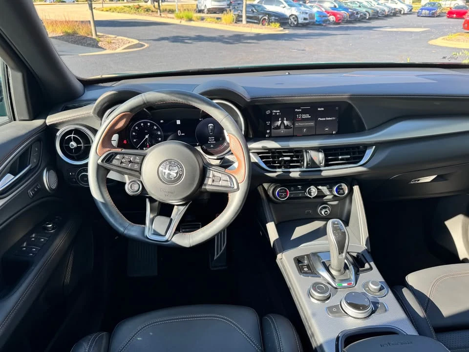 2025 Alfa Romeo Stelvio - Image 13 of 13