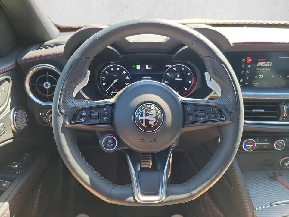 2025 Alfa Romeo Stelvio - Image 11 of 15