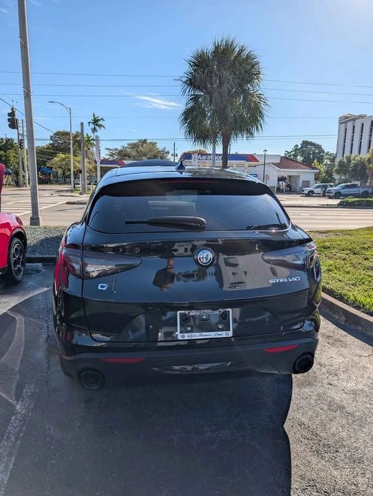 2025 Alfa Romeo Stelvio - Image 3 of 3