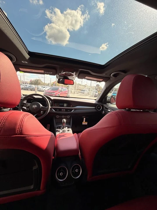 2025 Alfa Romeo Stelvio - Image 7 of 9