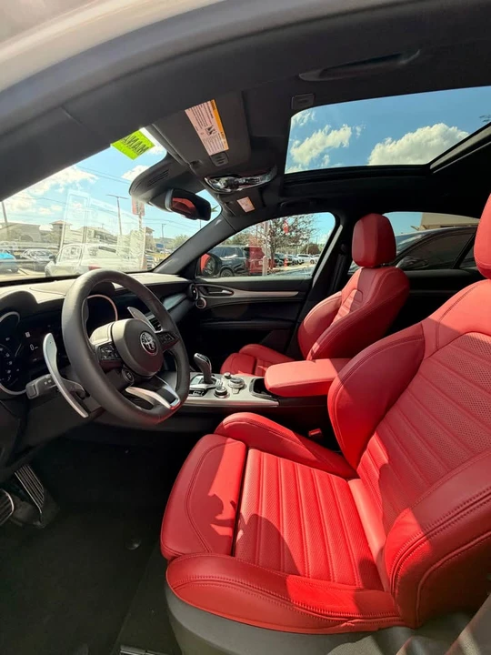 2025 Alfa Romeo Stelvio - Image 3 of 9