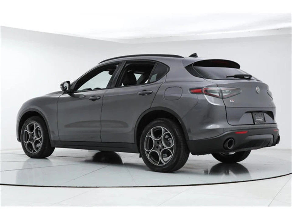 2025 Alfa Romeo Stelvio - Image 3 of 21