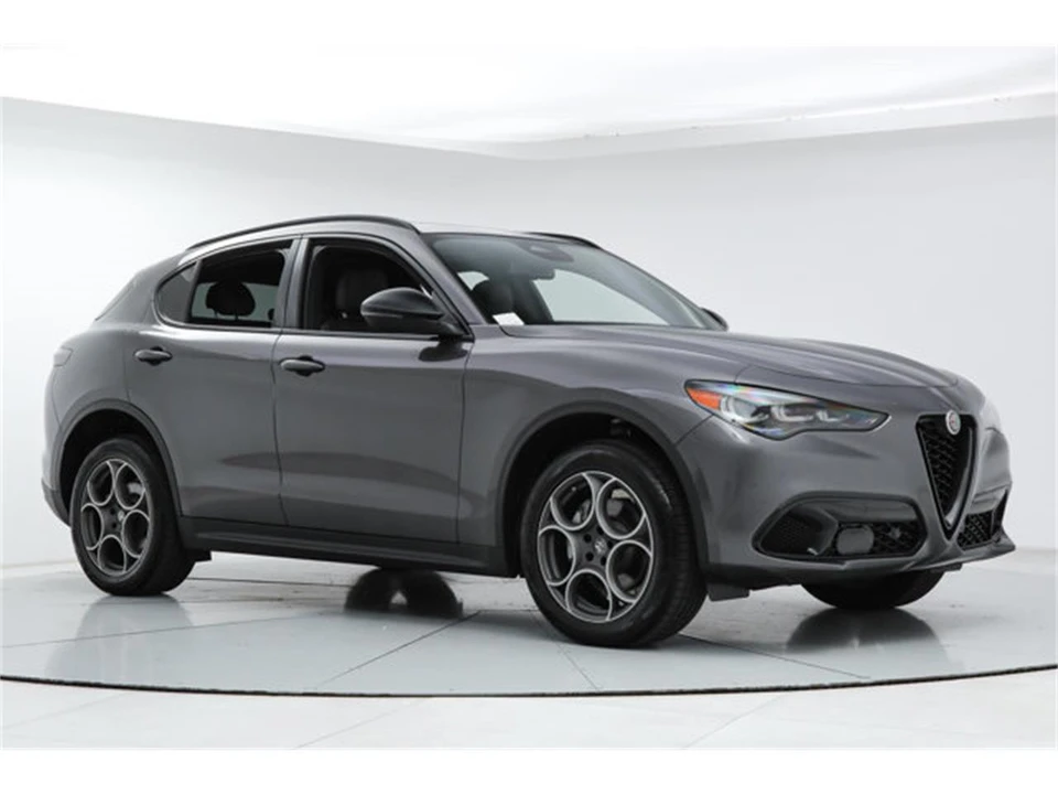 2025 Alfa Romeo Stelvio - Image 7 of 21