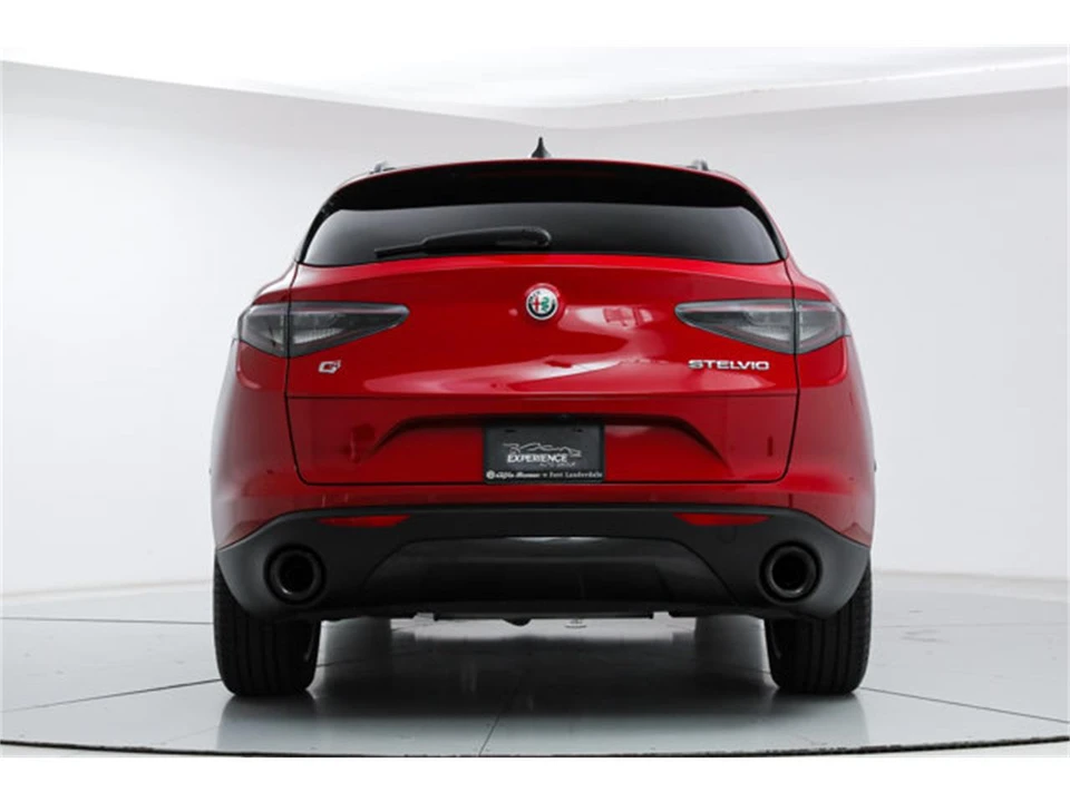 2025 Alfa Romeo Stelvio - Image 4 of 21