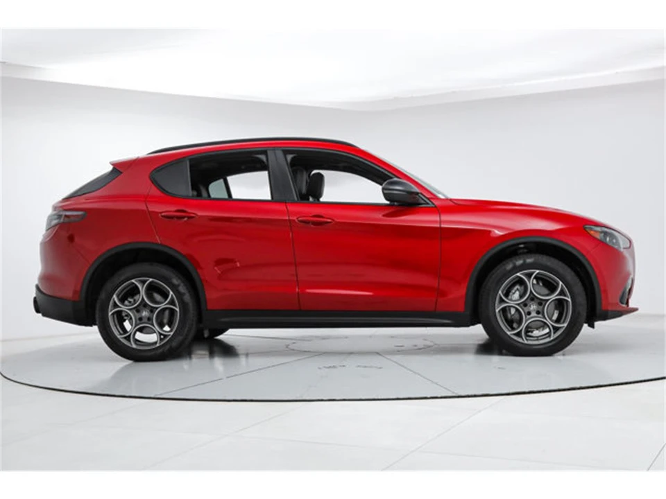 2025 Alfa Romeo Stelvio - Image 6 of 21