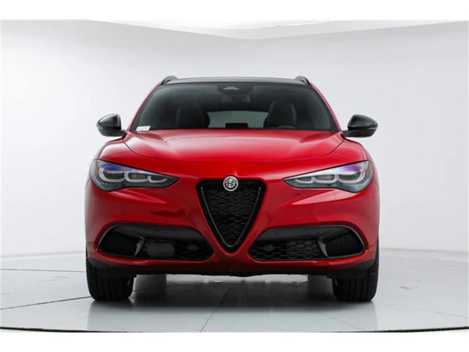 2025 Alfa Romeo Stelvio - Image 8 of 21