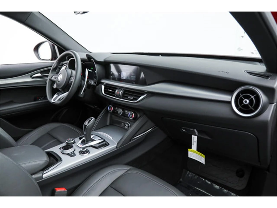 2025 Alfa Romeo Stelvio - Image 10 of 21