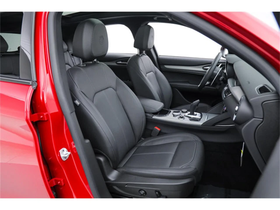 2025 Alfa Romeo Stelvio - Image 11 of 21