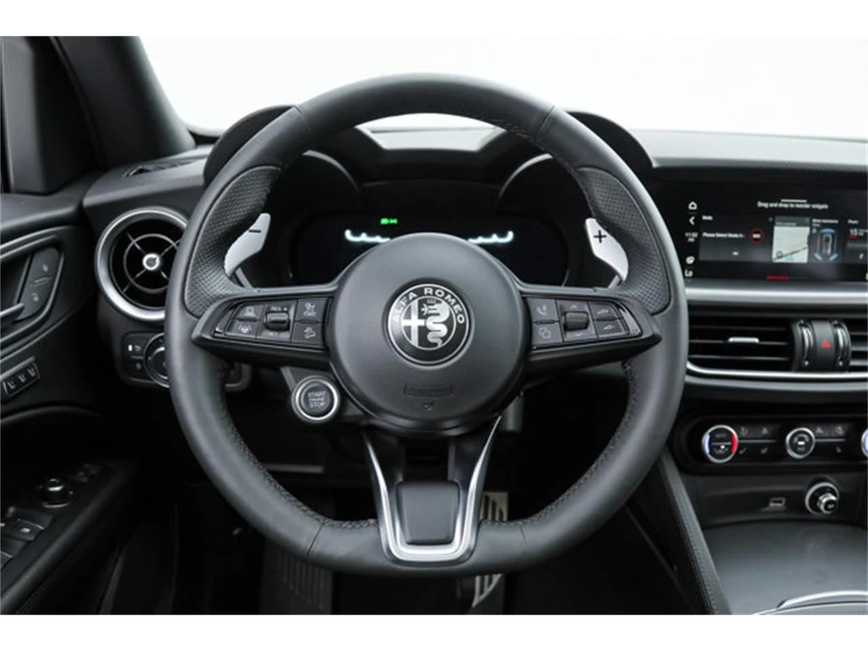 2025 Alfa Romeo Stelvio - Image 17 of 21