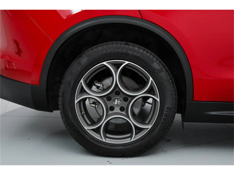 2025 Alfa Romeo Stelvio - Image 20 of 21
