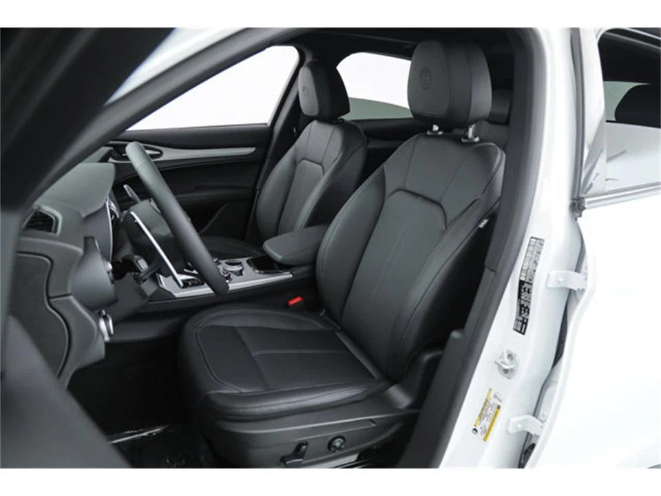 2025 Alfa Romeo Stelvio - Image 20 of 20
