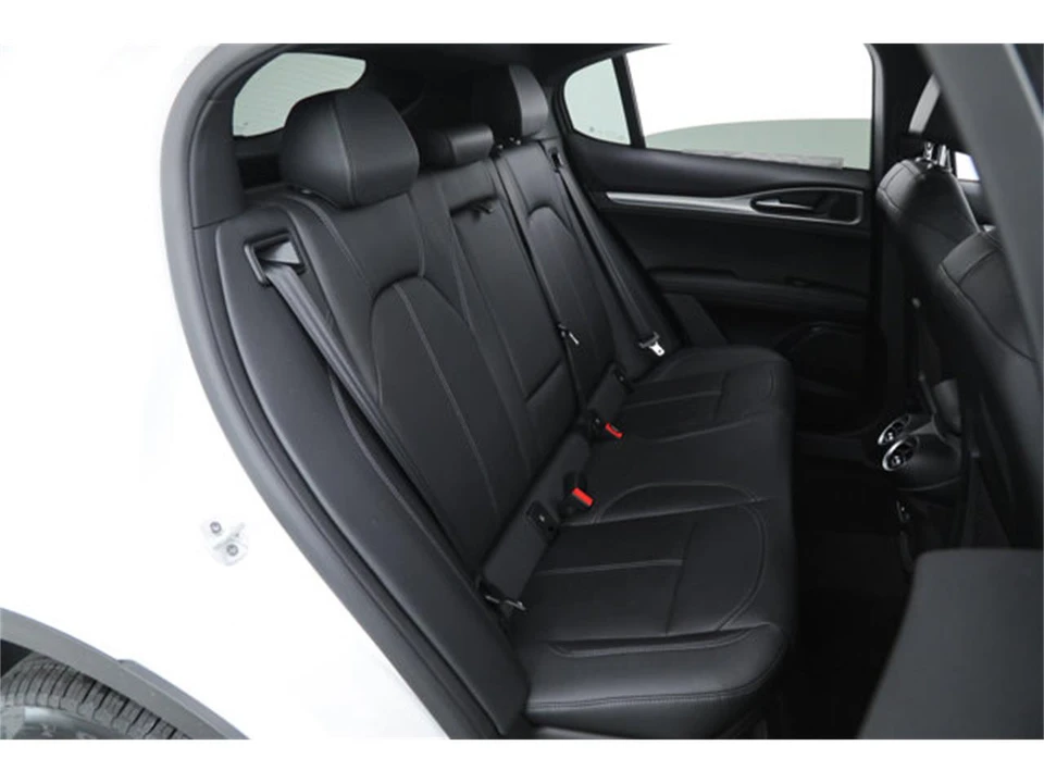 2025 Alfa Romeo Stelvio - Image 16 of 20