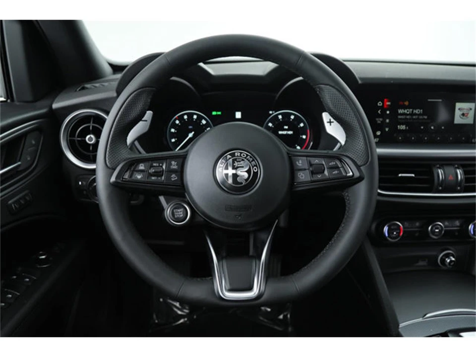 2025 Alfa Romeo Stelvio - Image 19 of 20