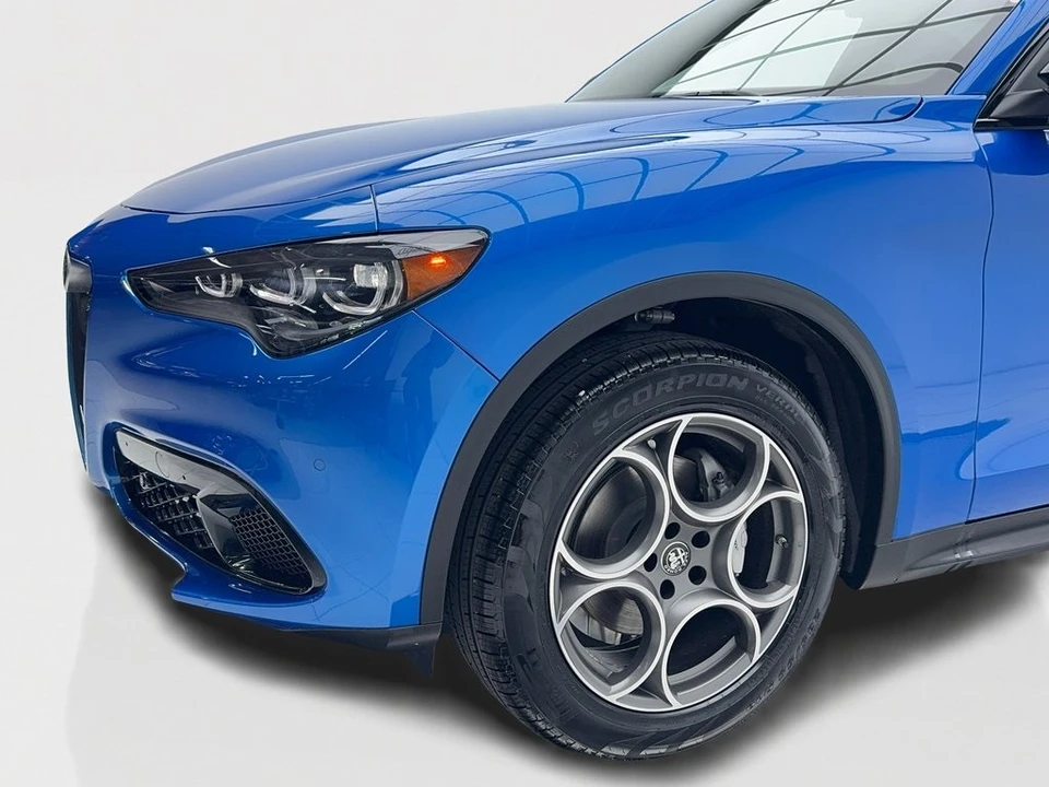 2025 Alfa Romeo Stelvio - Image 6 of 12