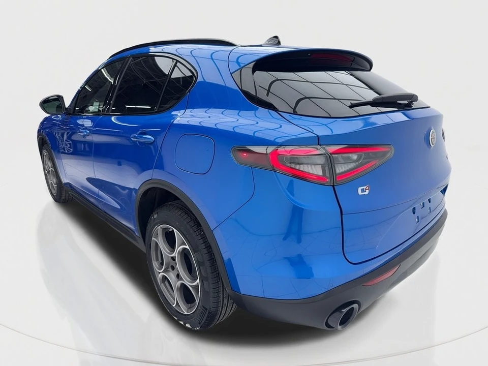 2025 Alfa Romeo Stelvio - Image 11 of 12