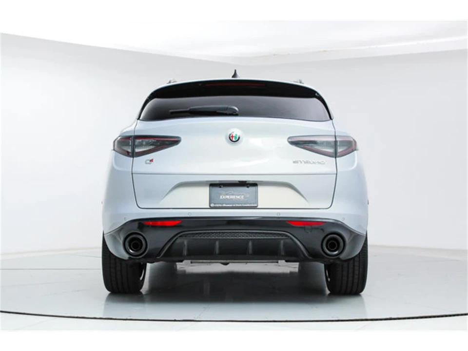 2025 Alfa Romeo Stelvio - Image 4 of 23