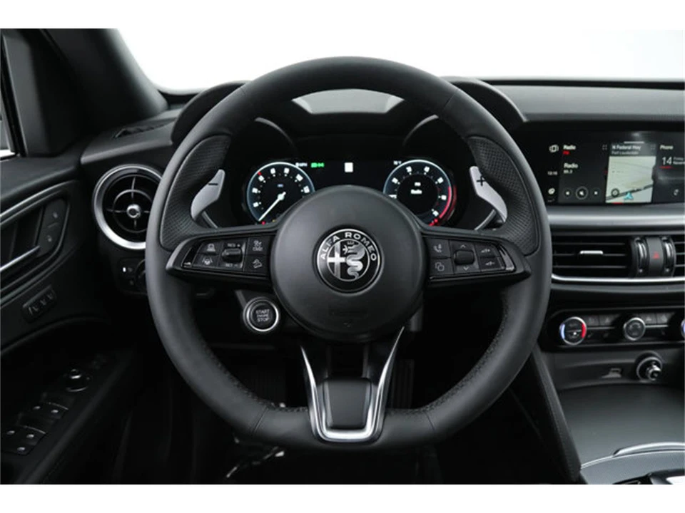 2025 Alfa Romeo Stelvio - Image 19 of 23