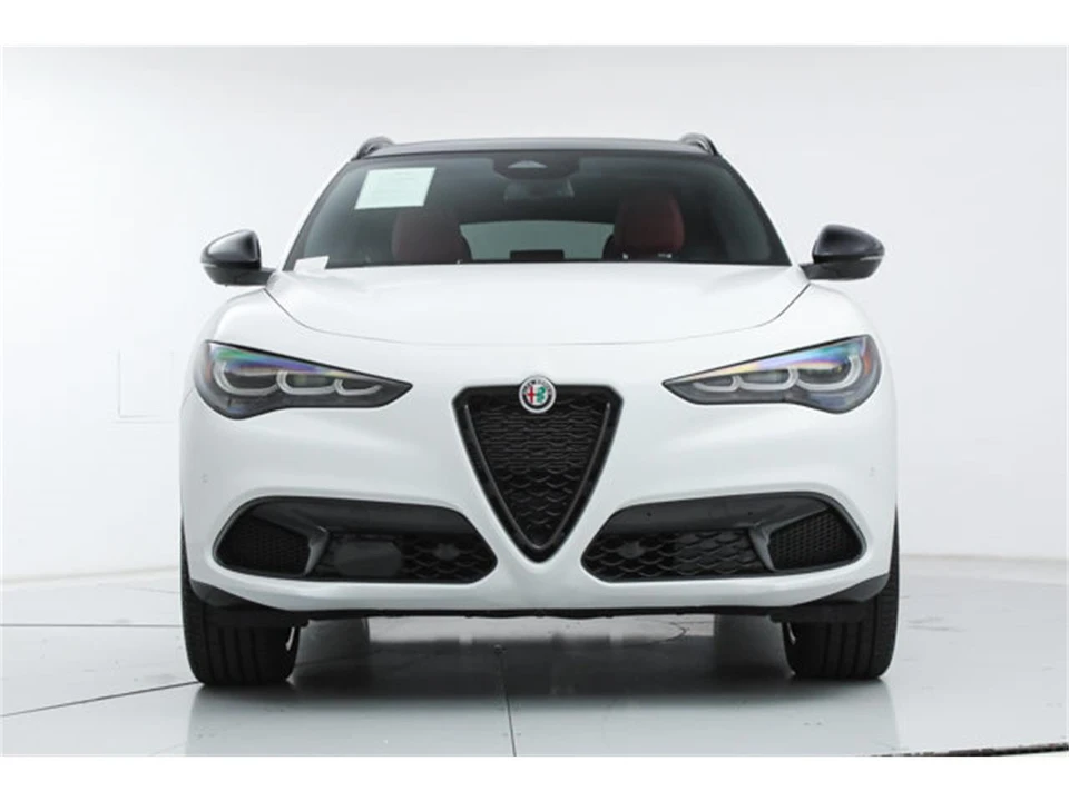 2025 Alfa Romeo Stelvio - Image 8 of 21