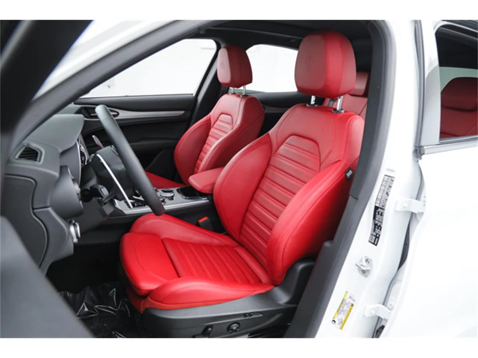 2025 Alfa Romeo Stelvio - Image 17 of 21