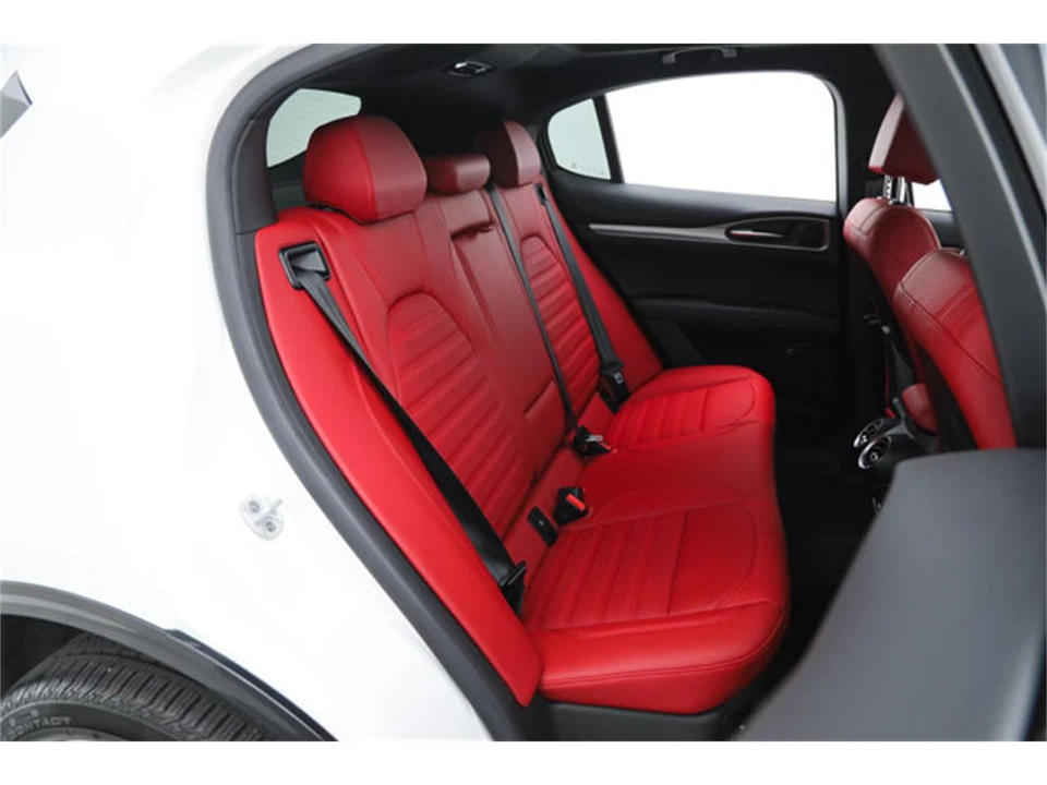 2025 Alfa Romeo Stelvio - Image 13 of 21