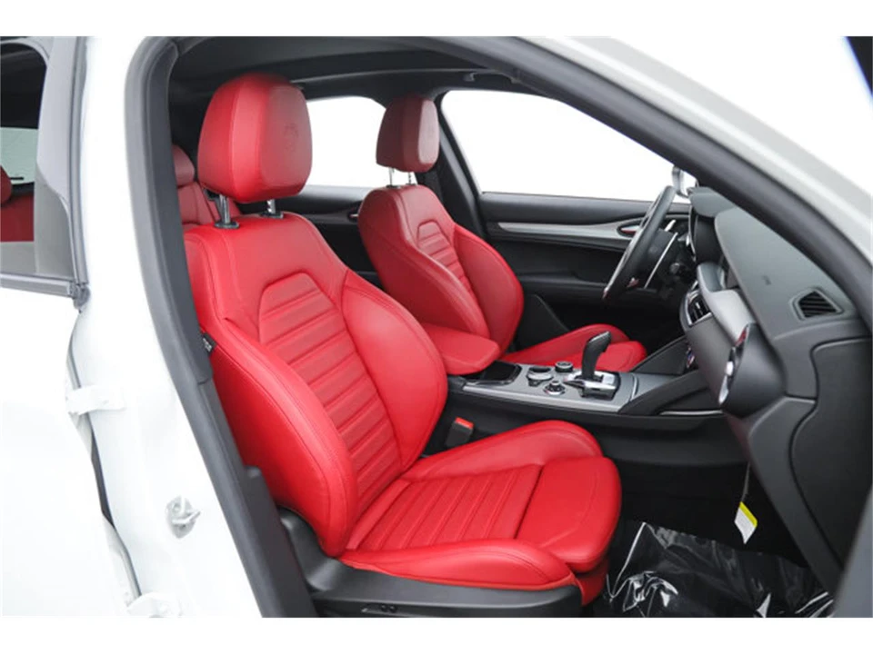 2025 Alfa Romeo Stelvio - Image 11 of 21