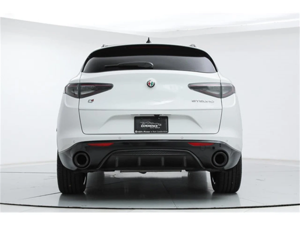2025 Alfa Romeo Stelvio - Image 4 of 21