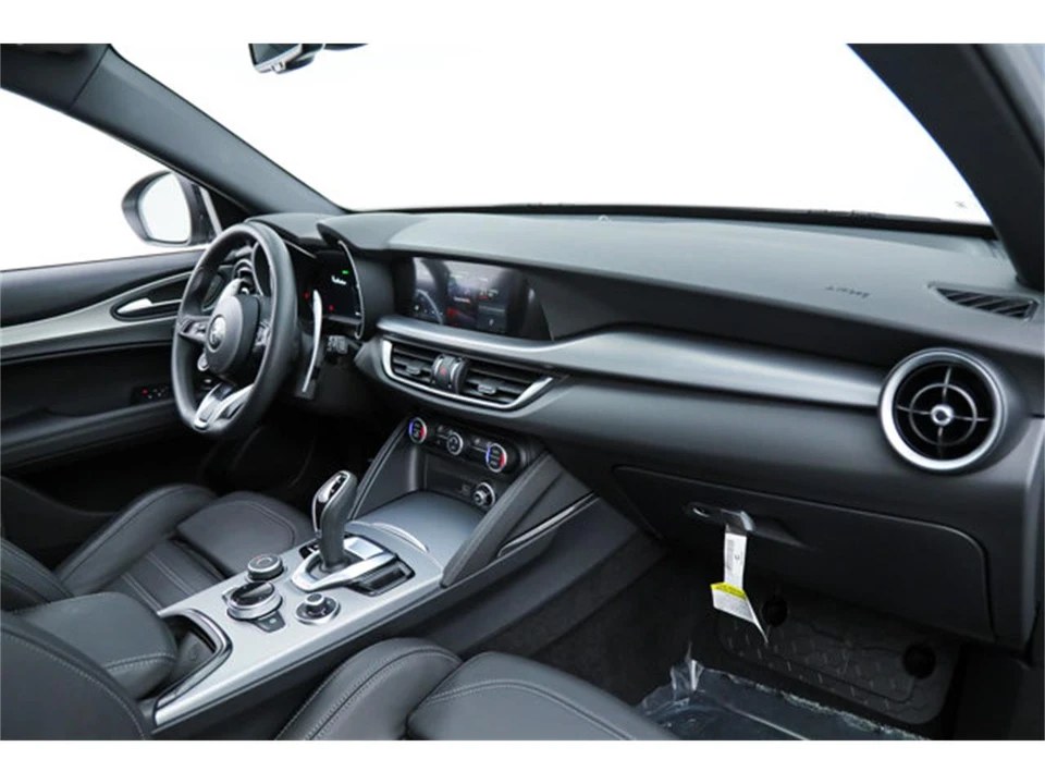 2025 Alfa Romeo Stelvio - Image 9 of 20