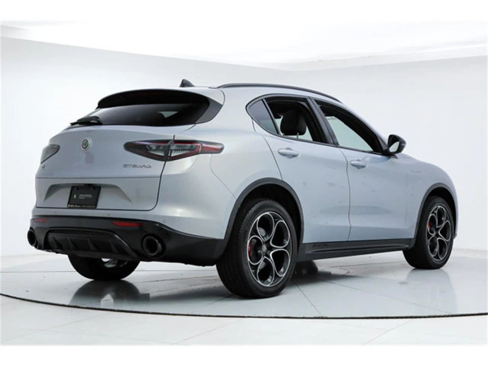 2025 Alfa Romeo Stelvio - Image 5 of 20