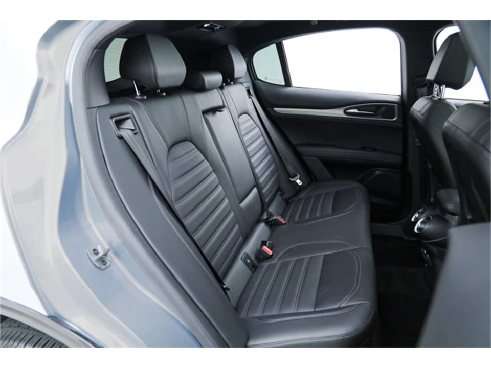 2025 Alfa Romeo Stelvio - Image 12 of 20