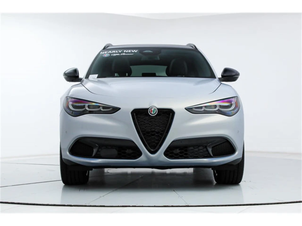 2025 Alfa Romeo Stelvio - Image 8 of 20