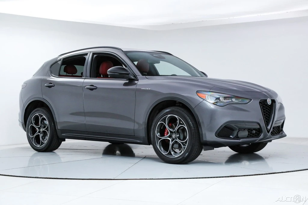 2025 Alfa Romeo Stelvio - Image 7 of 21