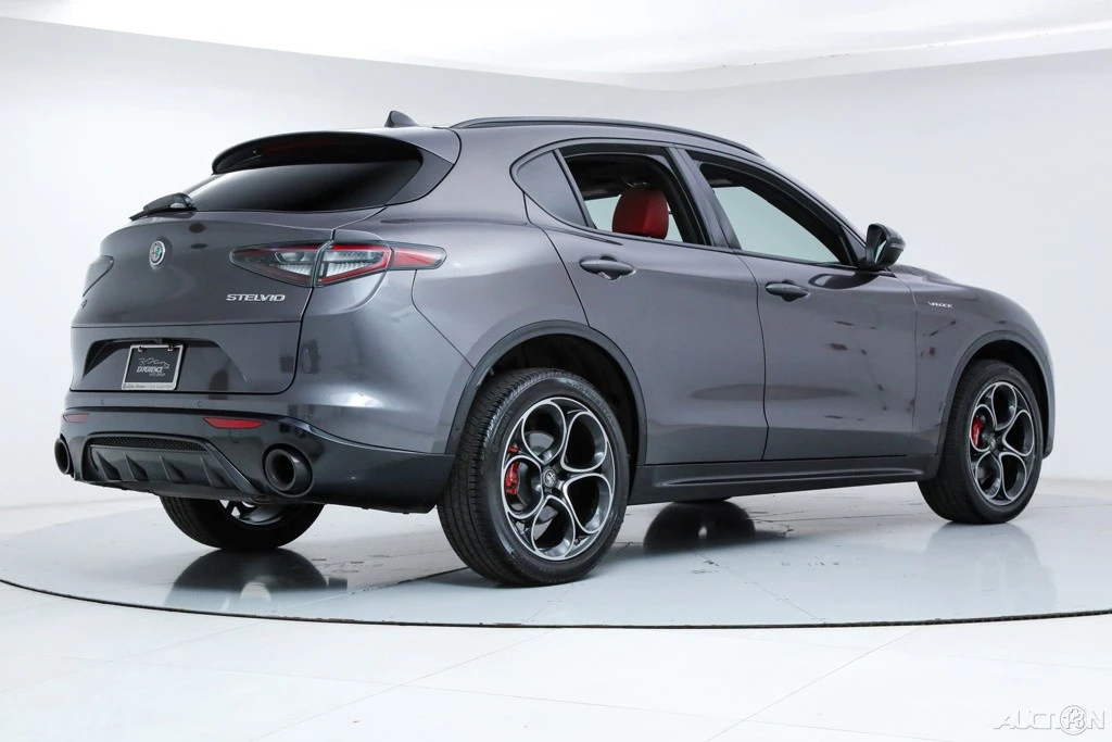 2025 Alfa Romeo Stelvio - Image 5 of 21