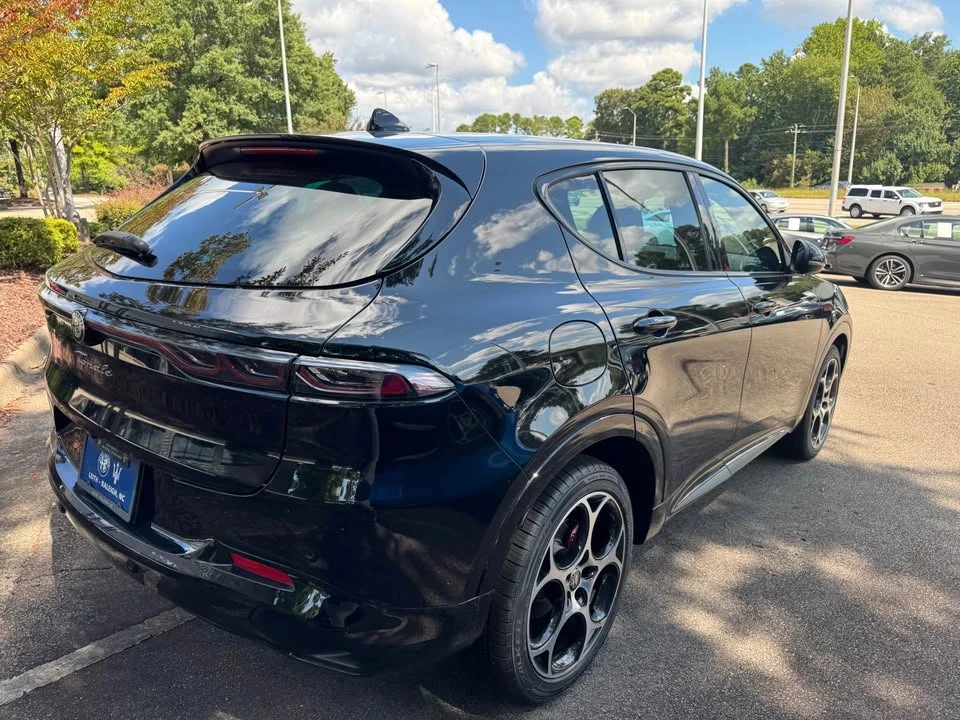 2025 Alfa Romeo Tonale - Image 7 of 8