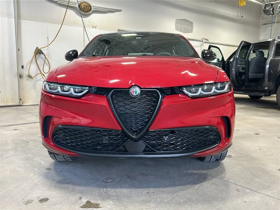 2025 Alfa Romeo Tonale - Image 2 of 20
