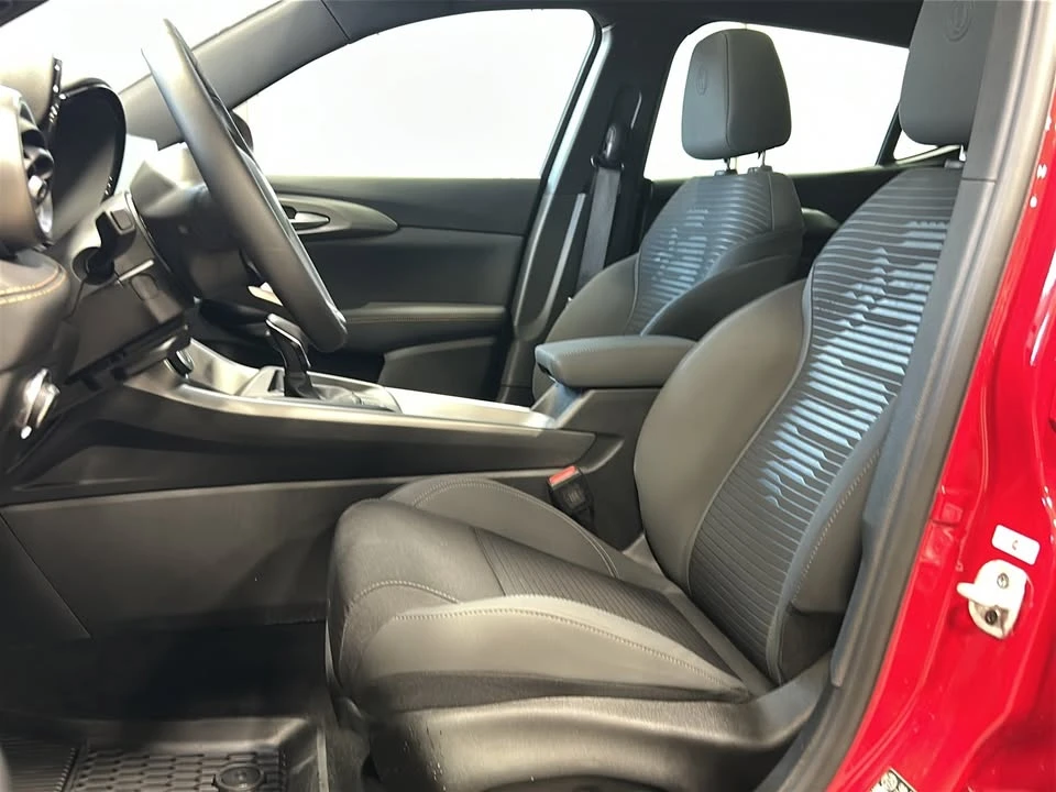 2025 Alfa Romeo Tonale - Image 12 of 20