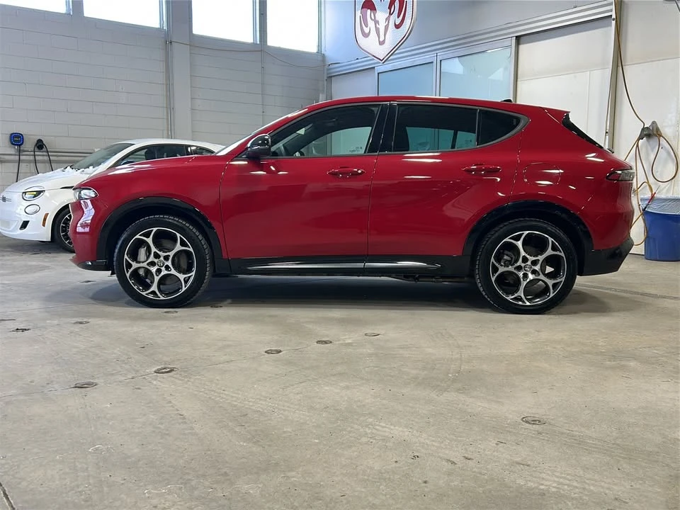 2025 Alfa Romeo Tonale - Image 8 of 20