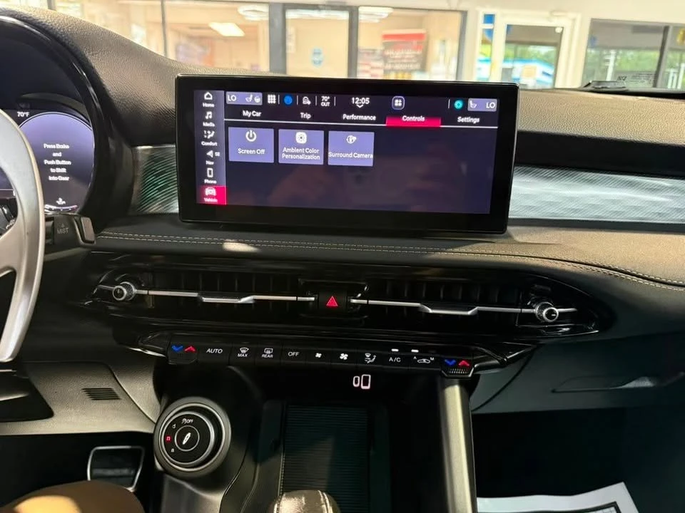 2025 Alfa Romeo Tonale - Image 16 of 20