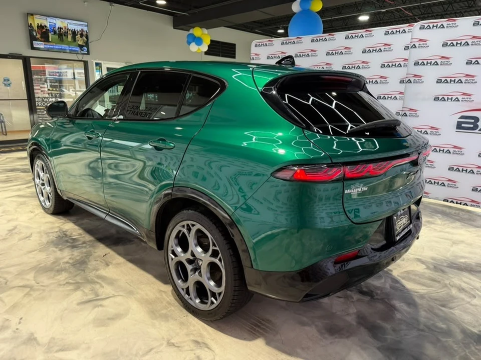 2025 Alfa Romeo Tonale - Image 10 of 31