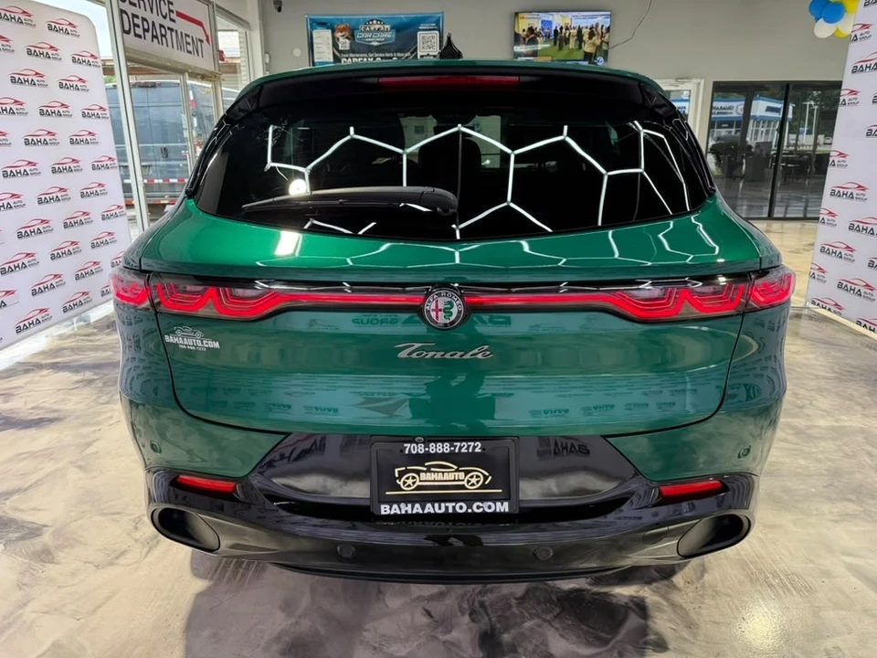 2025 Alfa Romeo Tonale - Image 8 of 31