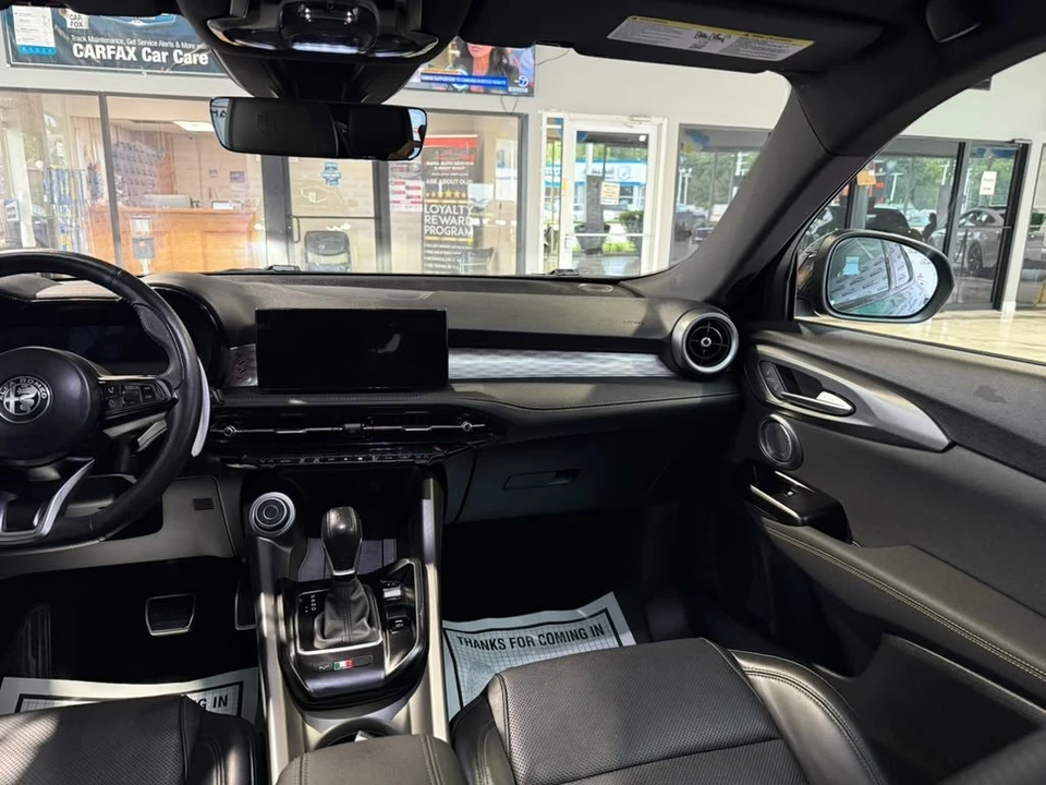 2025 Alfa Romeo Tonale - Image 27 of 31
