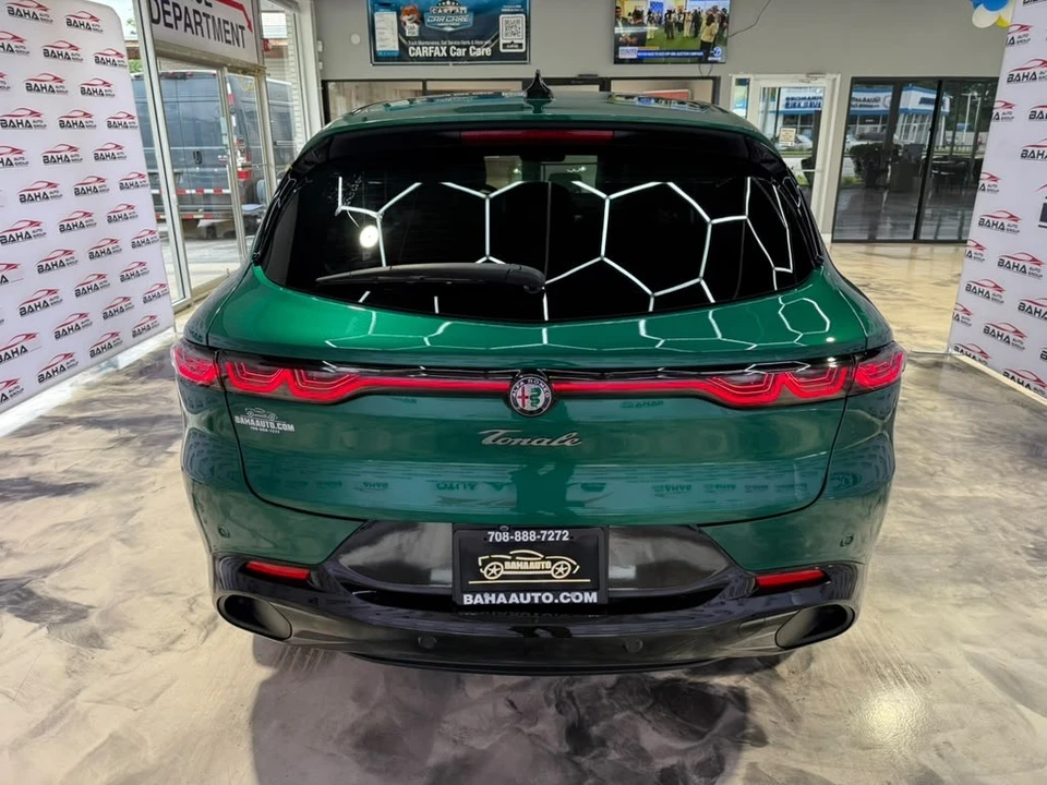 2025 Alfa Romeo Tonale - Image 9 of 31