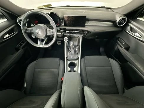 2025 Alfa Romeo Tonale - Image 9 of 19