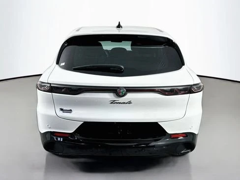 2025 Alfa Romeo Tonale - Image 5 of 19